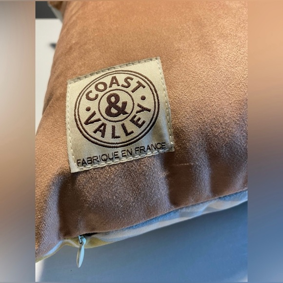 Coast & Valley Pillow - Picture 5 of 6